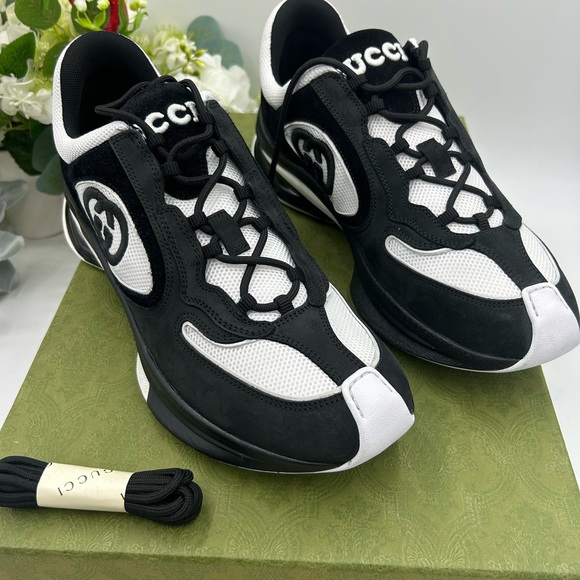 Mens Gucci GG run sneakers black suede size 9.5 made in Italy